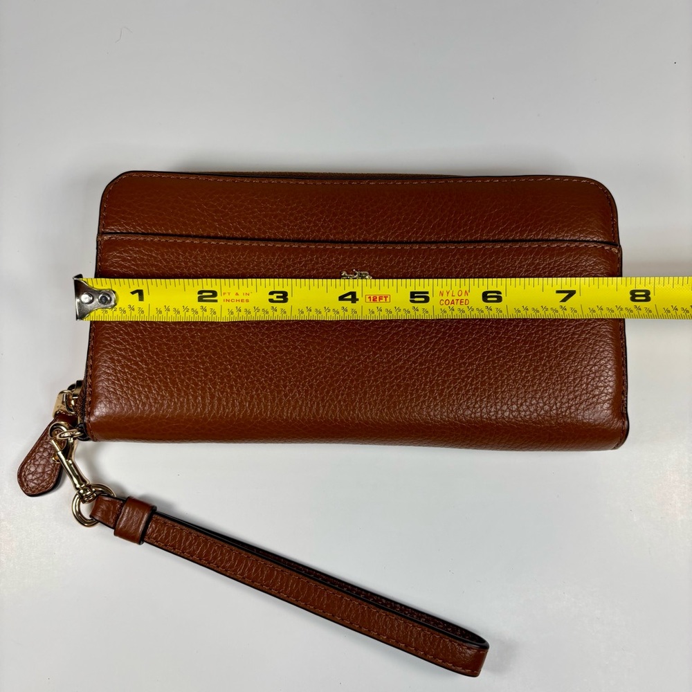 COACH Accordion Zip Wallet With Wristlet Strap‎ In Leather Brown - Picture 4 of 9